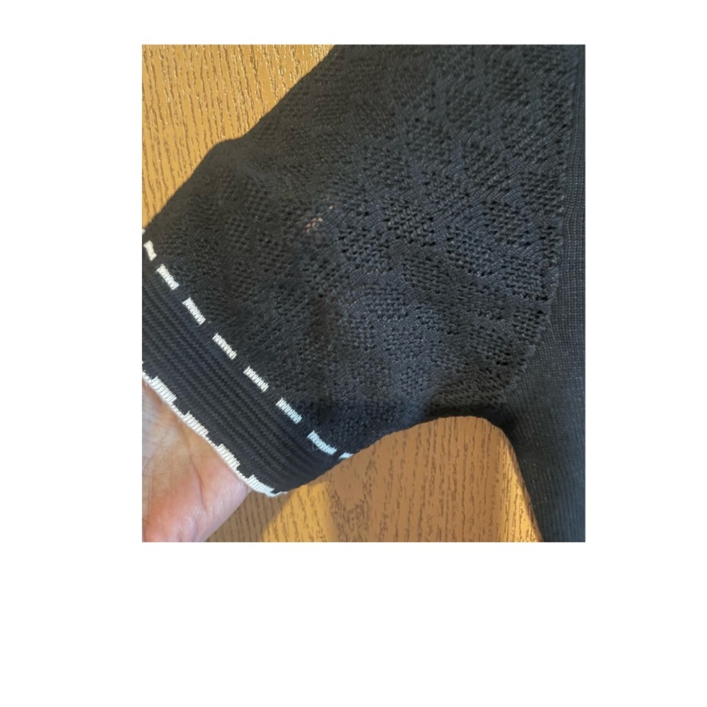 SALE🎈NWOT BEAUTIFUL KNIT DRESS WITH WHITE STITCHING AND UNIQUE BUTTONS! - Picture 9 of 10